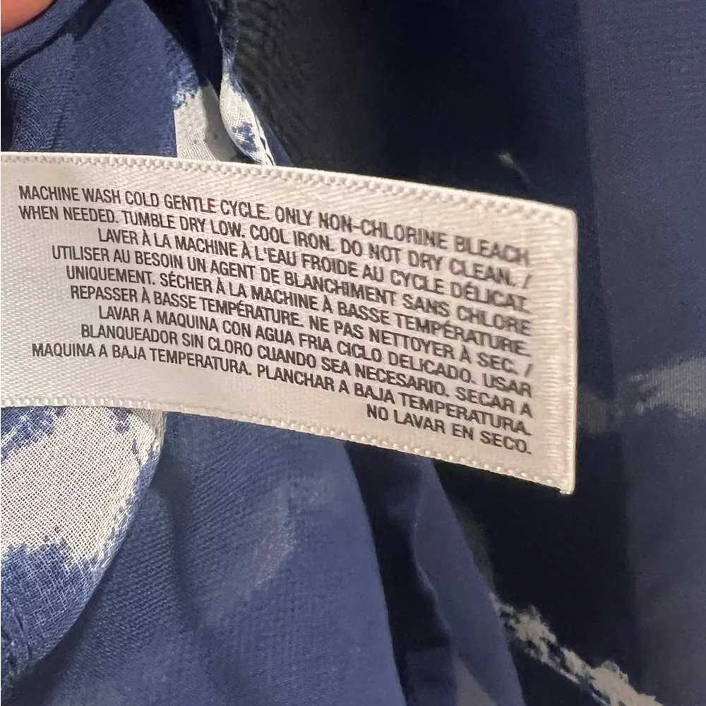 Old Navy 100% sheer polyester long sleeve top NWT - Picture 3 of 3